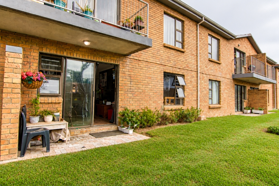 2 Bedroom Property for Sale in Sea Breeze Western Cape